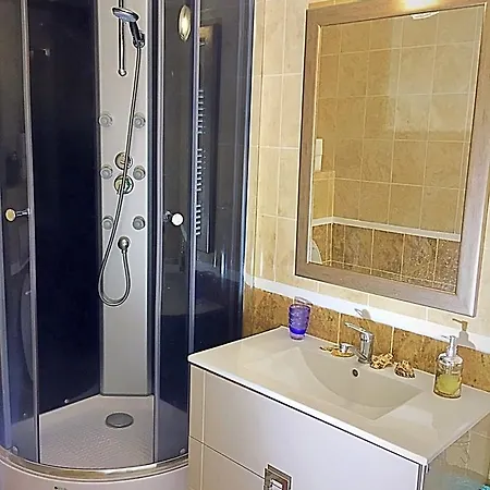Apartment Lira 2 *